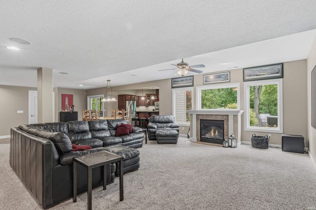 12516 Covington Manor Farms Road, Fort Wayne, IN 46814