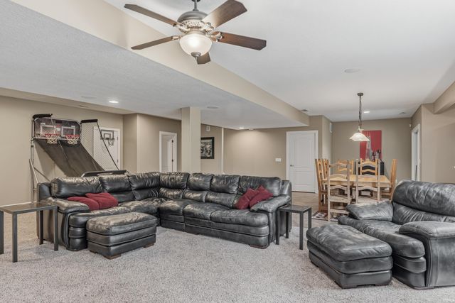 12516 Covington Manor Farms Road, Fort Wayne, IN 46814