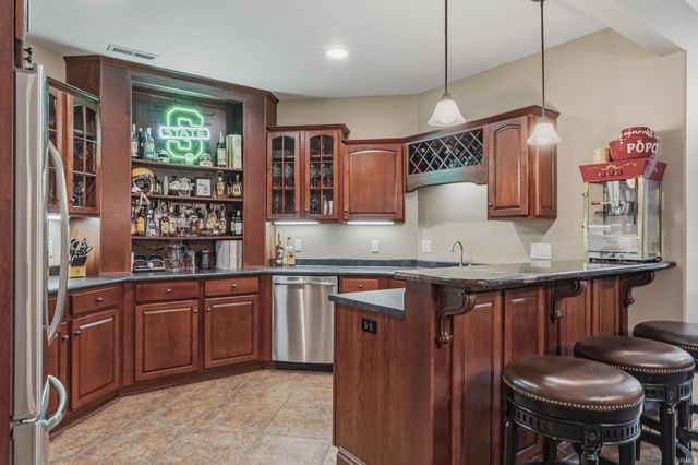 12516 Covington Manor Farms Road, Fort Wayne, IN 46814