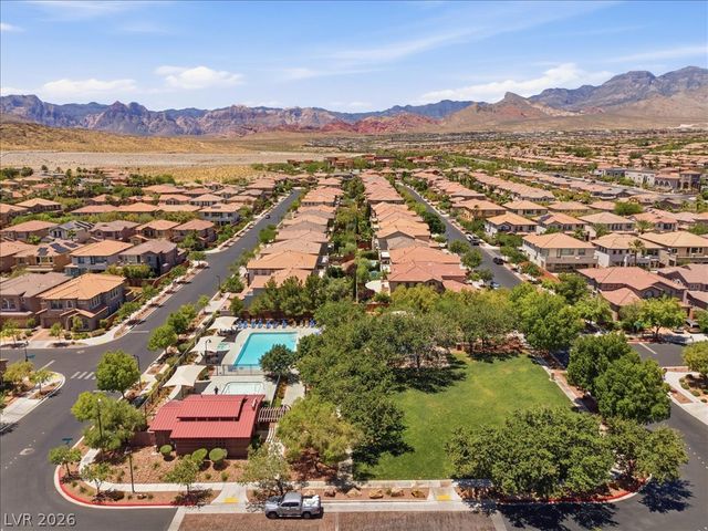 1124 Prospering Creek Street, Las Vegas, NV 89135