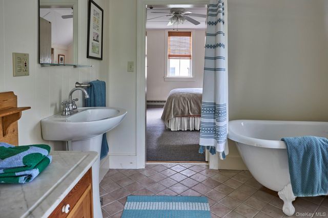 40 Young America Road, Germantown, NY 12526
