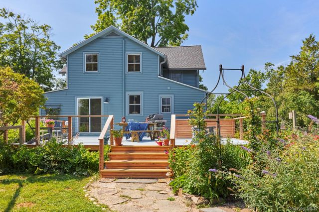 40 Young America Road, Germantown, NY 12526