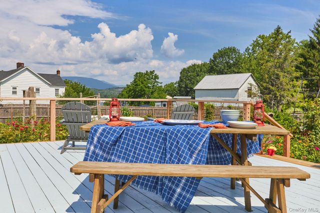 40 Young America Road, Germantown, NY 12526