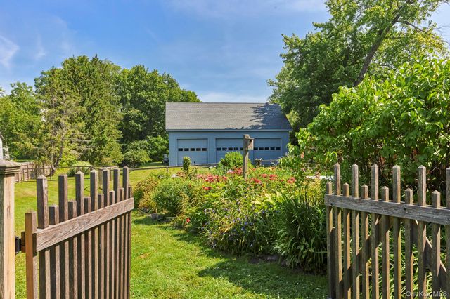 40 Young America Road, Germantown, NY 12526