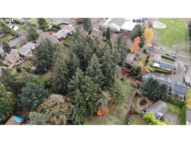 Se Hillcrest Rd, Happy Valley, OR 97086
