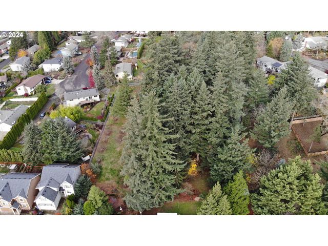 Se Hillcrest Rd, Happy Valley, OR 97086