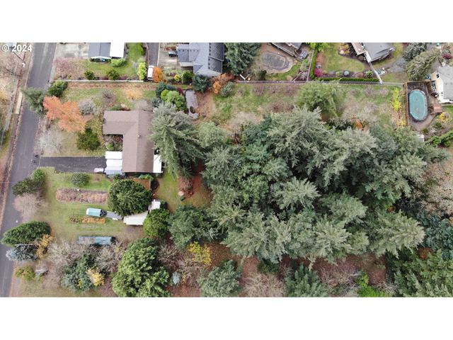 Se Hillcrest Rd, Happy Valley, OR 97086