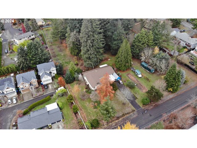 Se Hillcrest Rd, Happy Valley, OR 97086