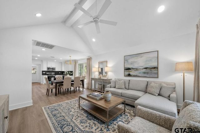 329 Wiley Dr., Bullard, TX 75757