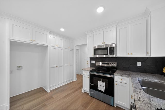 329 Wiley Dr., Bullard, TX 75757