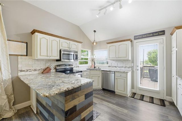 500 E Cheyenne Street, Gardner, KS 66030