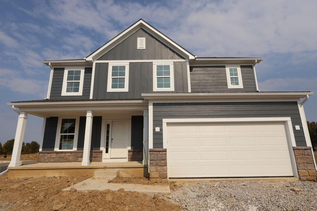 68 Banyan Drive, Lewis Center, OH 43035