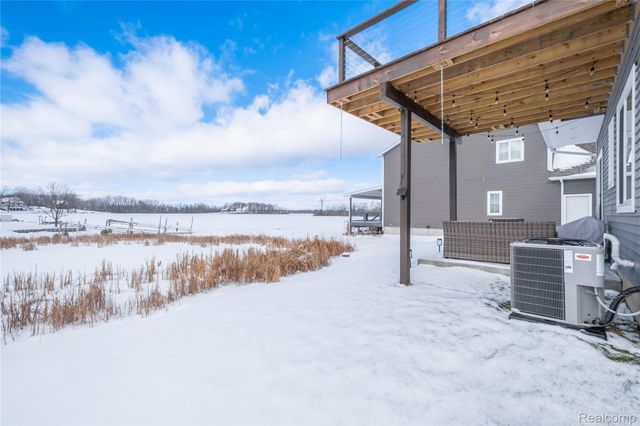 3442 COTTAGE COVE Drive, Fenton Charter Township, MI 48430