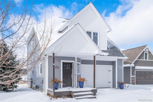 3442 COTTAGE COVE Drive, Fenton Charter Township, MI 48430