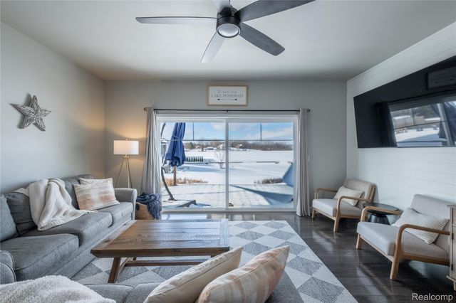 3442 COTTAGE COVE Drive, Fenton Charter Township, MI 48430