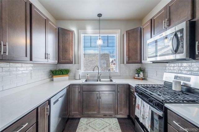 3442 COTTAGE COVE Drive, Fenton Charter Township, MI 48430