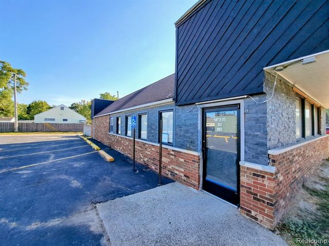 26999 W 8 Mile, Redford, MI 48240