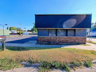 26999 W 8 Mile, Redford, MI 48240