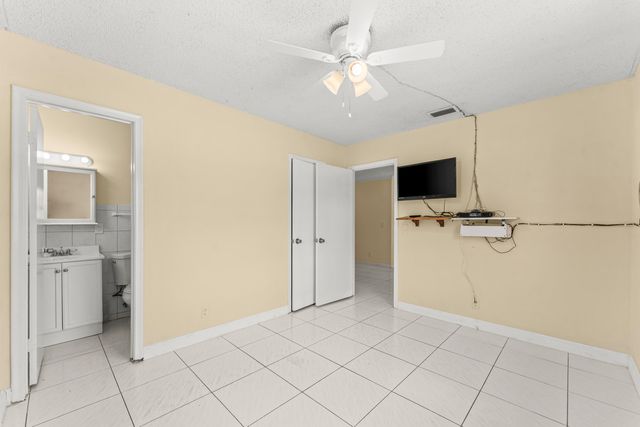 610 SW 10th Court, Deerfield Beach, FL 33441