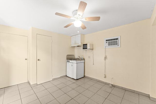 610 SW 10th Court, Deerfield Beach, FL 33441