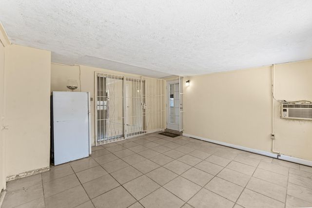 610 SW 10th Court, Deerfield Beach, FL 33441
