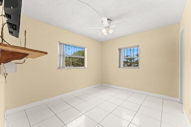 610 SW 10th Court, Deerfield Beach, FL 33441