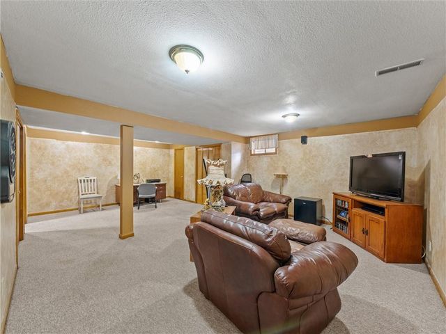 201 SE Citadel Drive, Lee's Summit, MO 64063