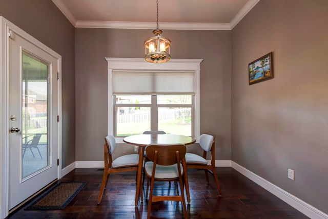 1637 N Waterstone Avenue, Springfield, MO 65802