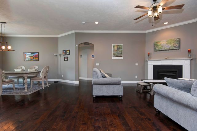 1637 N Waterstone Avenue, Springfield, MO 65802