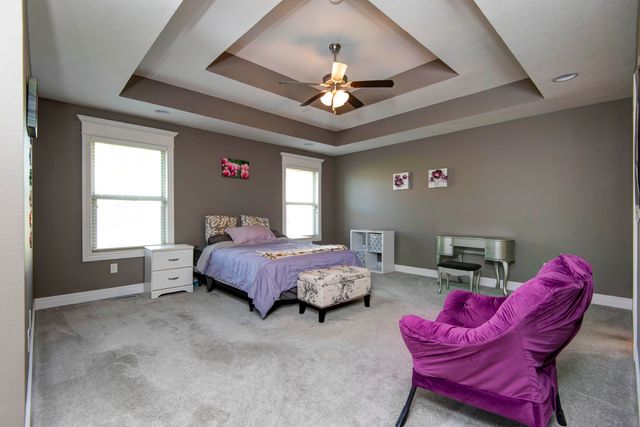 1637 N Waterstone Avenue, Springfield, MO 65802