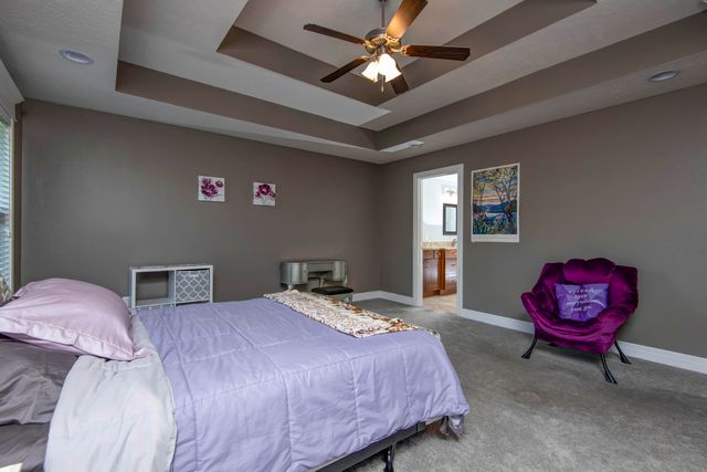 1637 N Waterstone Avenue, Springfield, MO 65802