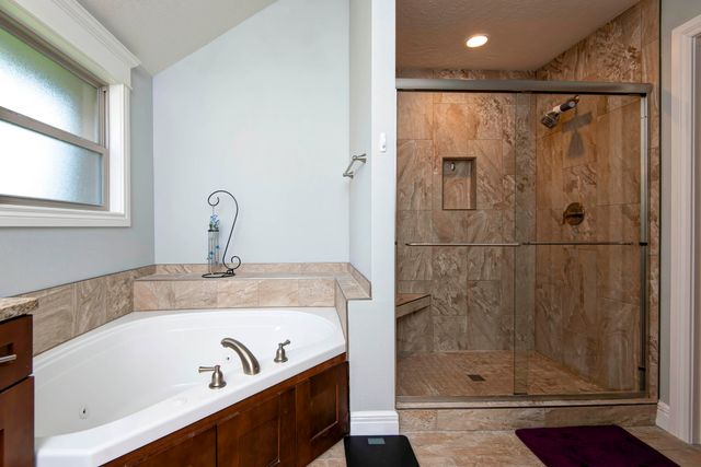 1637 N Waterstone Avenue, Springfield, MO 65802