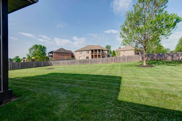 1637 N Waterstone Avenue, Springfield, MO 65802
