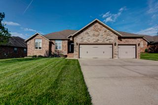 1637 N Waterstone Avenue, Springfield, MO 65802