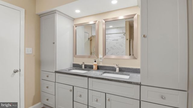 2185 SAMS CREEK RD, Westminster, MD 21157