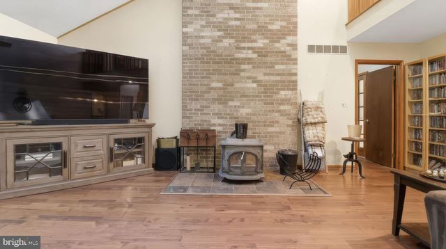 2185 SAMS CREEK RD, Westminster, MD 21157