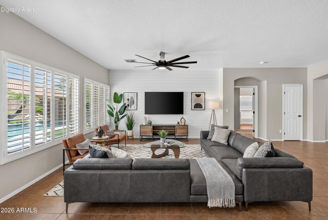 4158 E PEACH TREE Drive, Chandler, AZ 85249