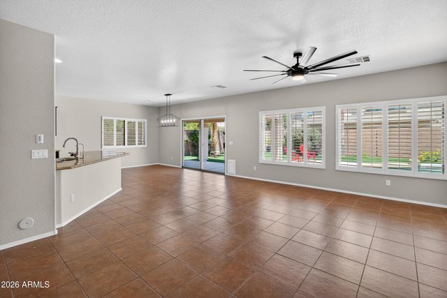 4158 E PEACH TREE Drive, Chandler, AZ 85249
