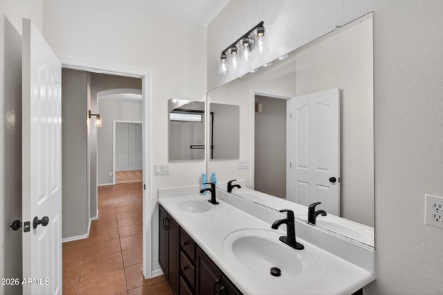 4158 E PEACH TREE Drive, Chandler, AZ 85249