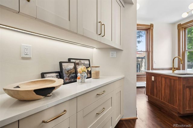 2104 Glenarm Place, Denver, CO 80205