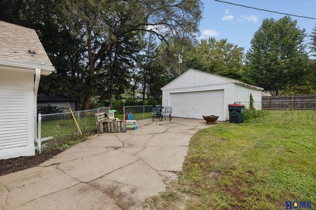 6042 Leighton Avenue, Lincoln, NE 68507