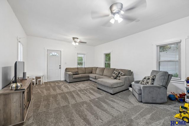 6042 Leighton Avenue, Lincoln, NE 68507