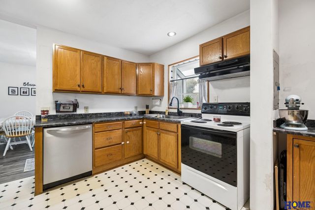 6042 Leighton Avenue, Lincoln, NE 68507