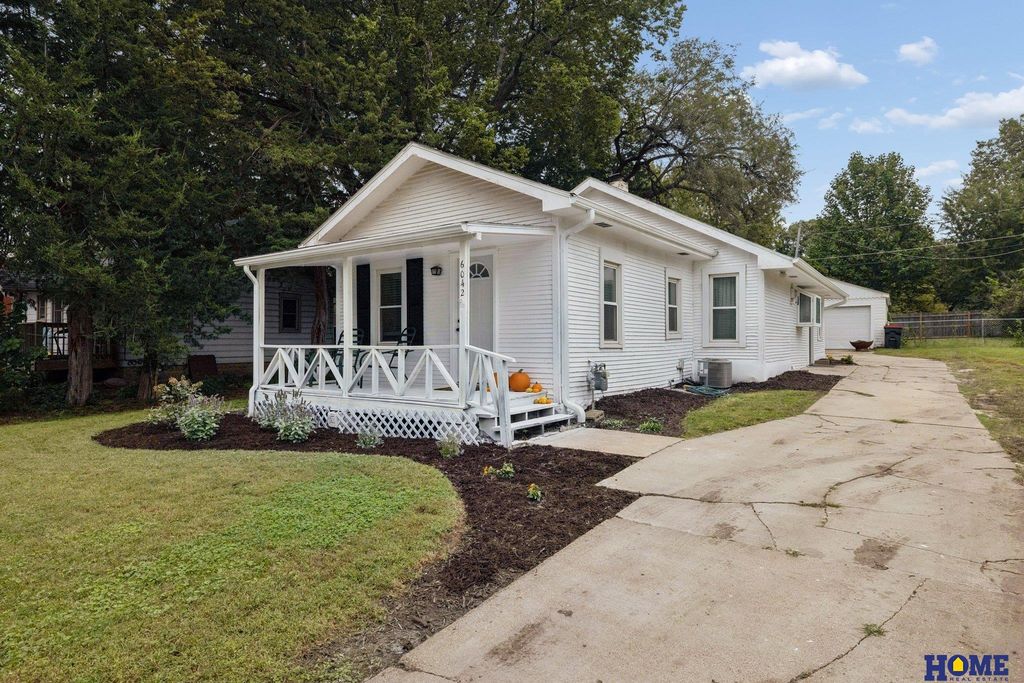 6042 Leighton Avenue, Lincoln, NE 68507