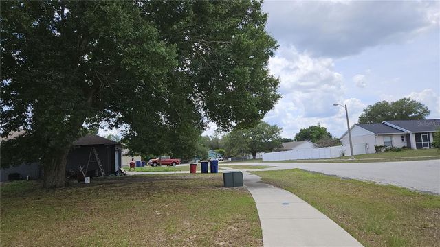 108 BRITTANY AVENUE, Mascotte, FL 34753