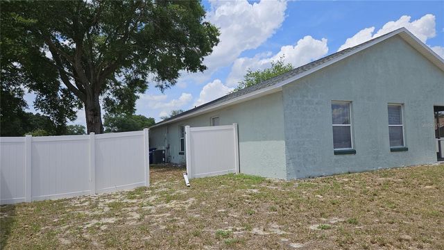 108 BRITTANY AVENUE, Mascotte, FL 34753