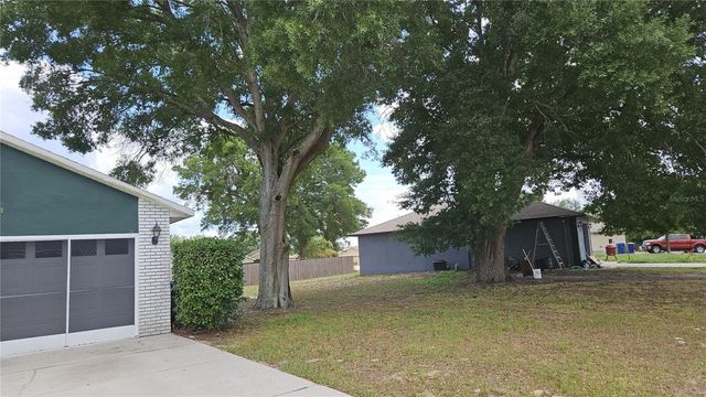 108 BRITTANY AVENUE, Mascotte, FL 34753