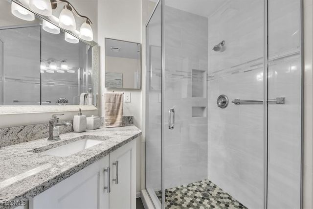 15000 Arbor Lakes DR E 6, North Fort Myers, FL 33917