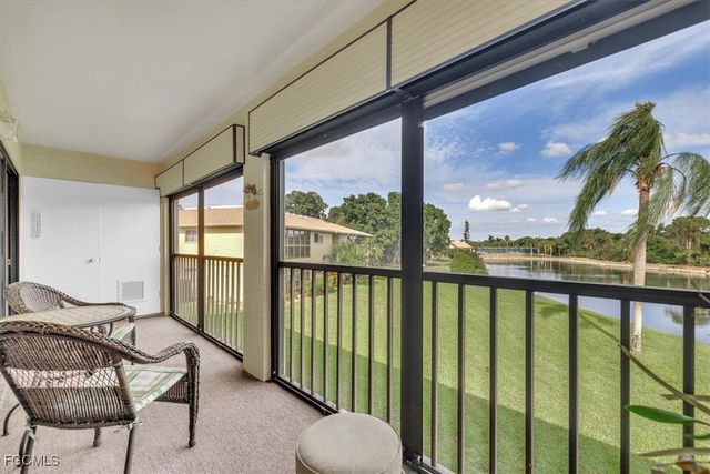 15000 Arbor Lakes DR E 6, North Fort Myers, FL 33917