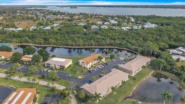 15000 Arbor Lakes DR E 6, North Fort Myers, FL 33917